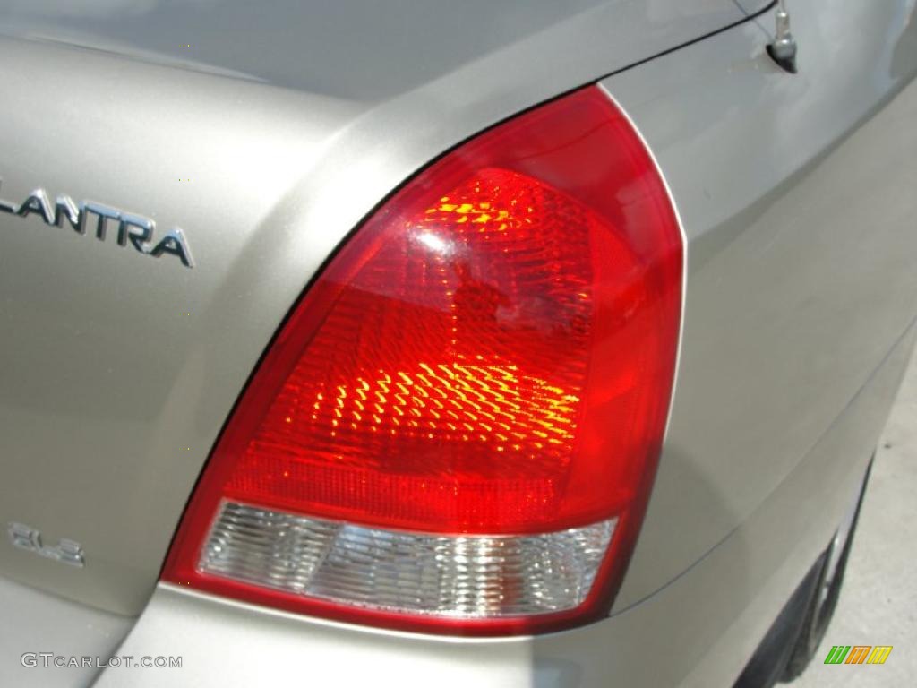 2002 Elantra GLS Sedan - Champagne Beige / Beige photo #17