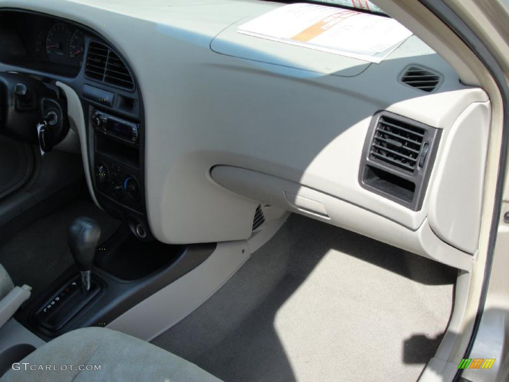 2002 Elantra GLS Sedan - Champagne Beige / Beige photo #21