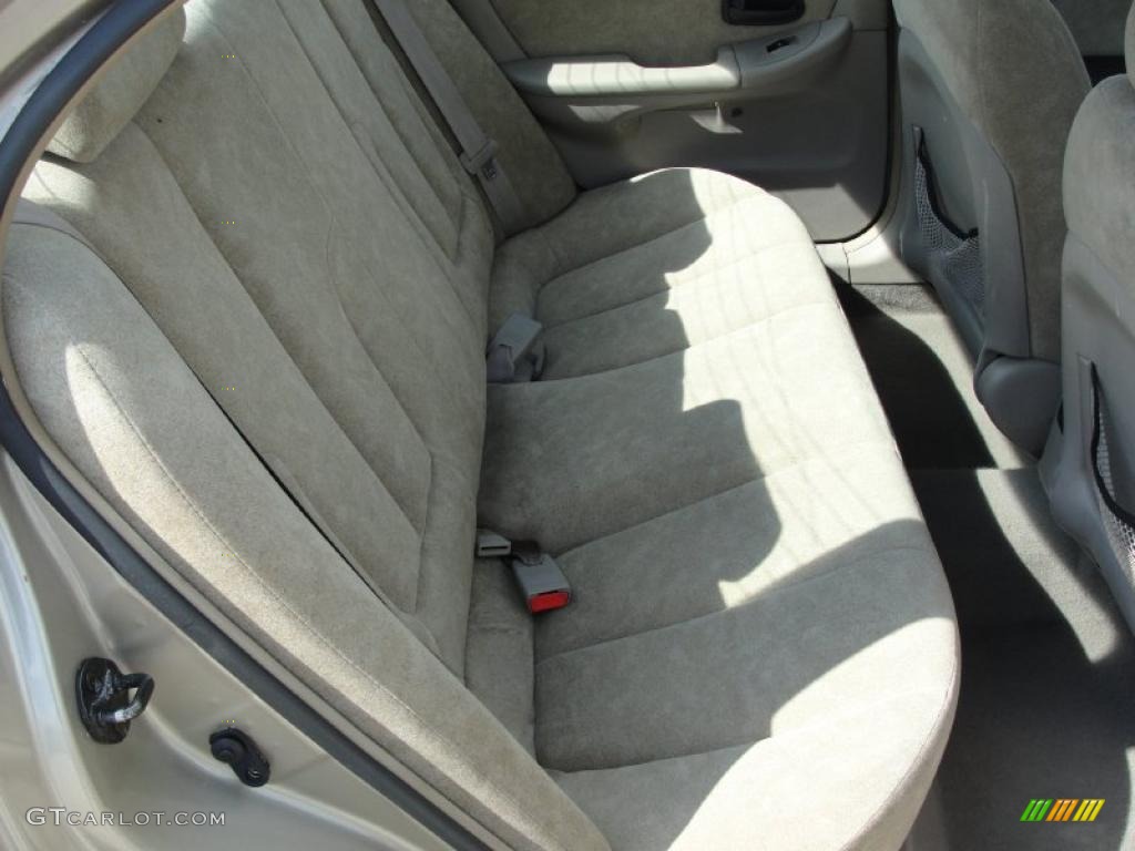 2002 Elantra GLS Sedan - Champagne Beige / Beige photo #24
