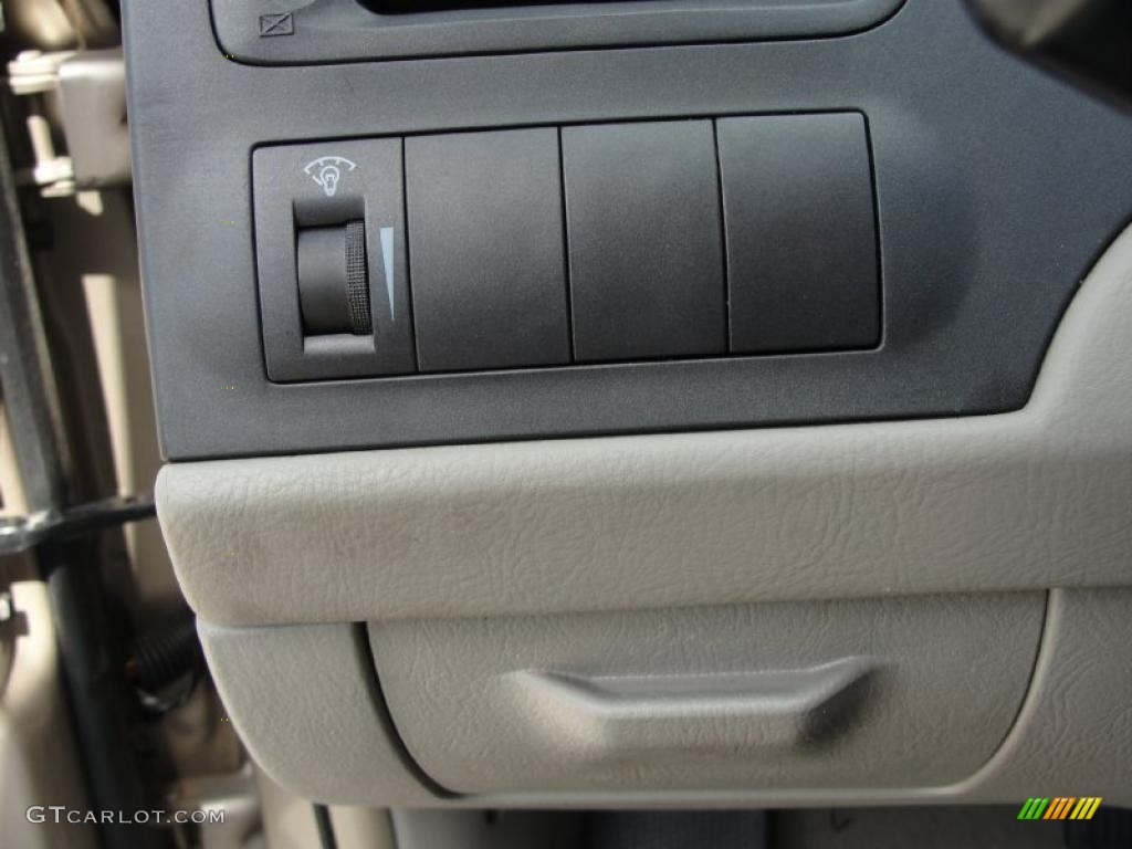 2002 Elantra GLS Sedan - Champagne Beige / Beige photo #39