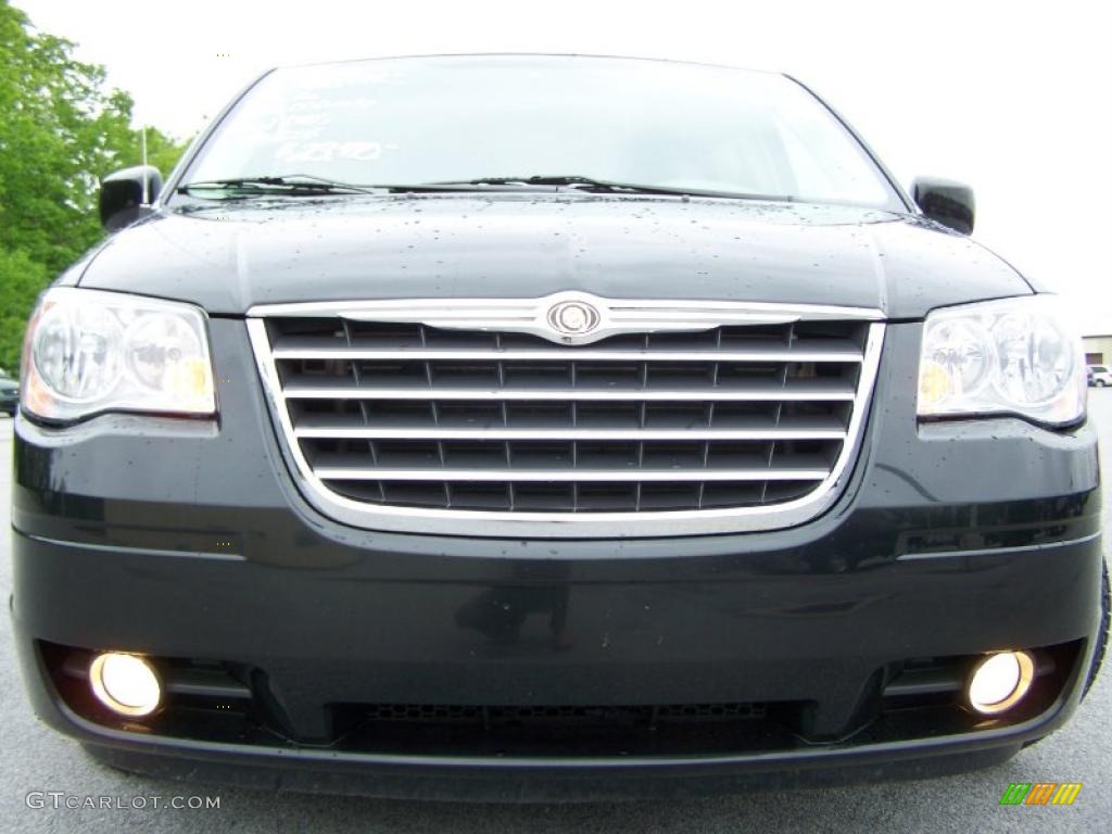 2008 Town & Country Touring - Brilliant Black Crystal Pearlcoat / Medium Slate Gray/Light Shale photo #2