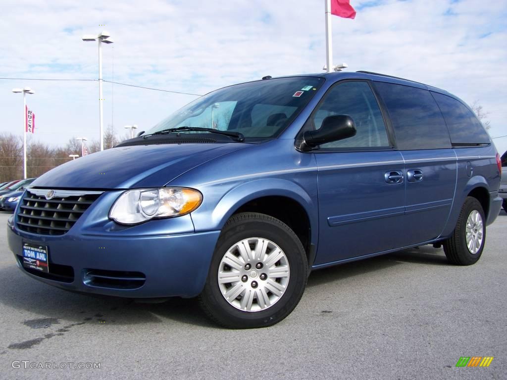 2007 Town & Country LX - Marine Blue Pearl / Dark Khaki/Light Graystone photo #1