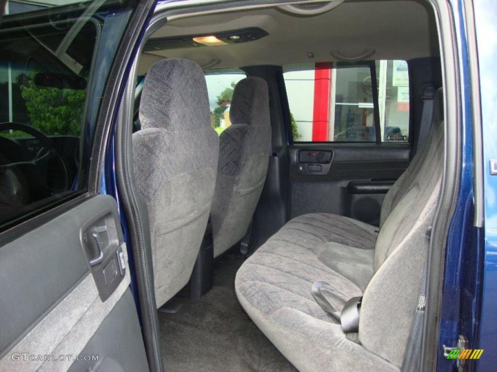 2002 S10 LS Crew Cab 4x4 - Indigo Blue Metallic / Graphite photo #37