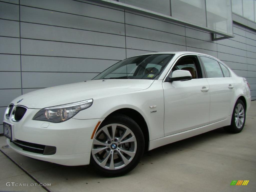 2010 5 Series 535i xDrive Sedan - Alpine White / Natural Brown photo #1