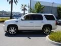 White Diamond - Escalade AWD Photo No. 4