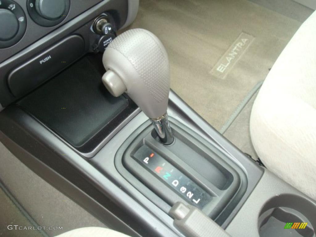 2004 Elantra GLS Sedan - Hazelnut / Beige photo #15