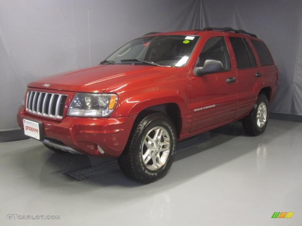 2004 Grand Cherokee Laredo 4x4 - Inferno Red Pearl / Dark Slate Gray photo #1