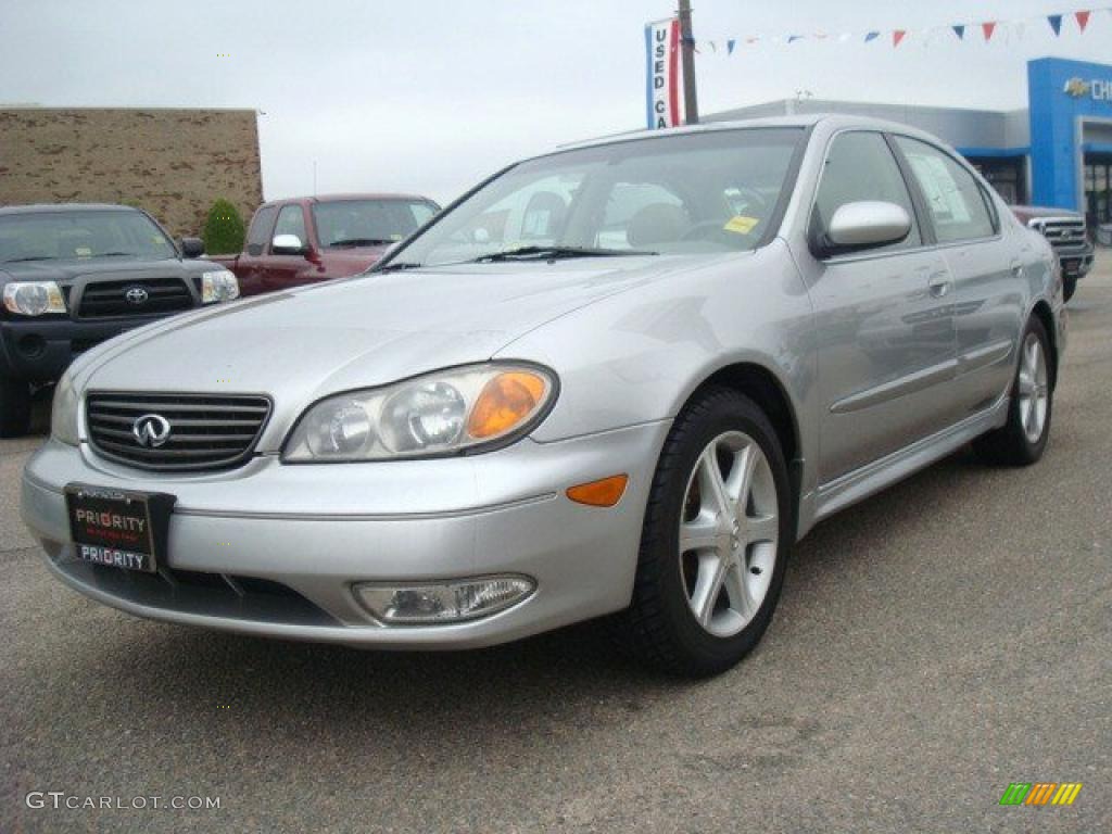 2004 I 35 - Brilliant Silver Metallic / Beige photo #1