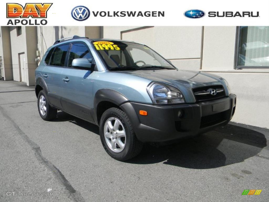 2005 Tucson GLS V6 4WD - Alpine Frost Light Blue / Gray photo #1