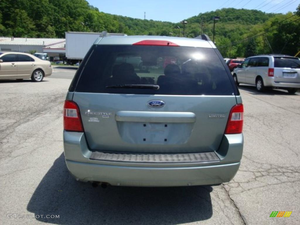 2005 Freestyle Limited AWD - Titanium Green Metallic / Pebble photo #3