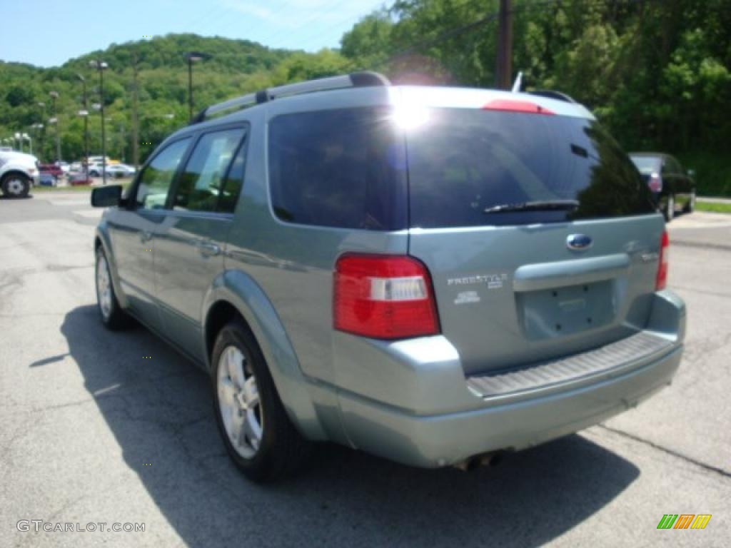 2005 Freestyle Limited AWD - Titanium Green Metallic / Pebble photo #4