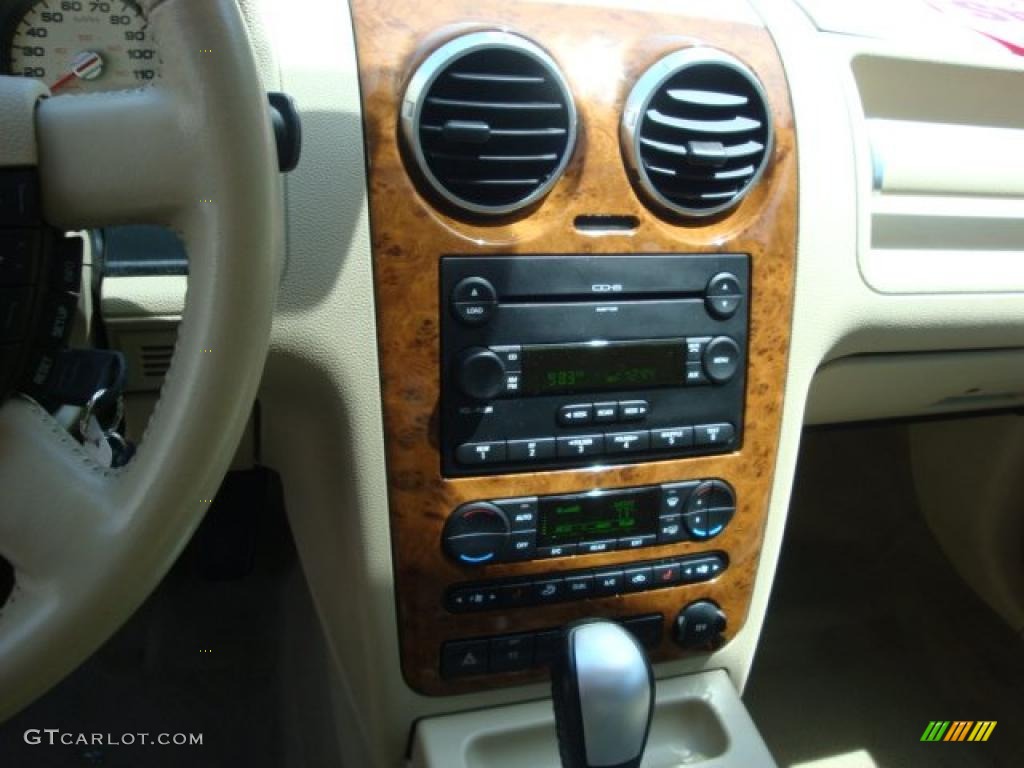 2005 Freestyle Limited AWD - Titanium Green Metallic / Pebble photo #13