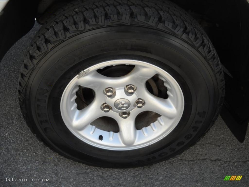 2005 Ram 1500 SLT Quad Cab 4x4 - Bright White / Dark Slate Gray photo #17