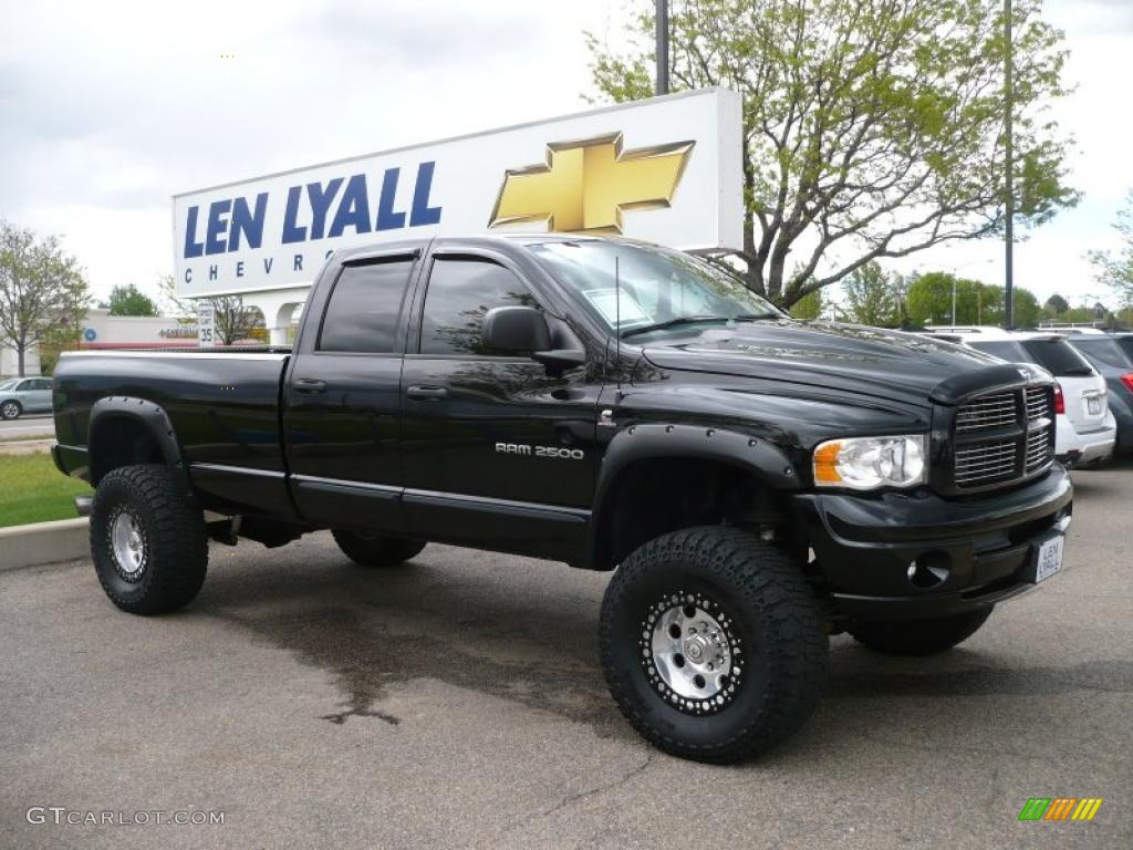 2005 Ram 2500 SLT Quad Cab 4x4 - Black / Dark Slate Gray photo #1