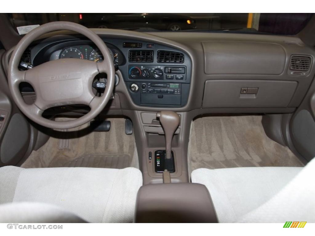 1994 Camry LE Sedan - Black / Beige photo #6