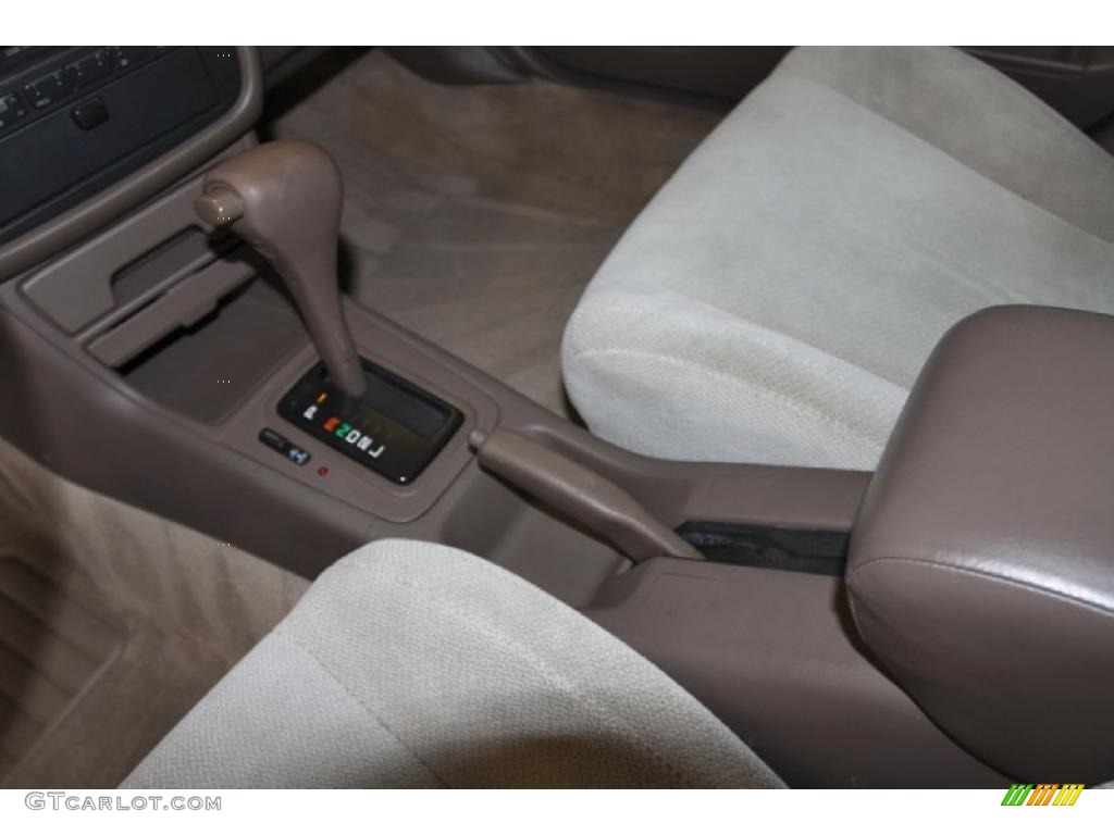 1994 Camry LE Sedan - Black / Beige photo #15