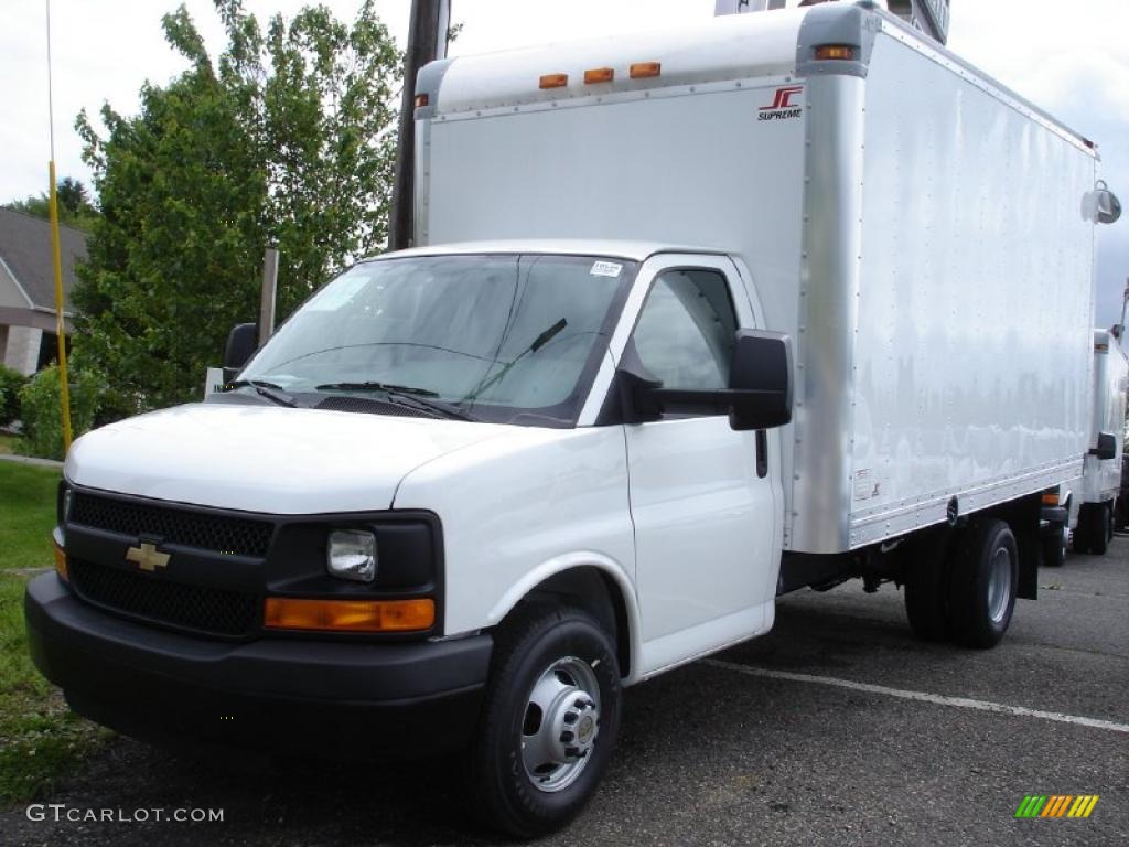 2010 Express Cutaway 3500 Commercial Moving Van - Summit White / Medium Pewter photo #1