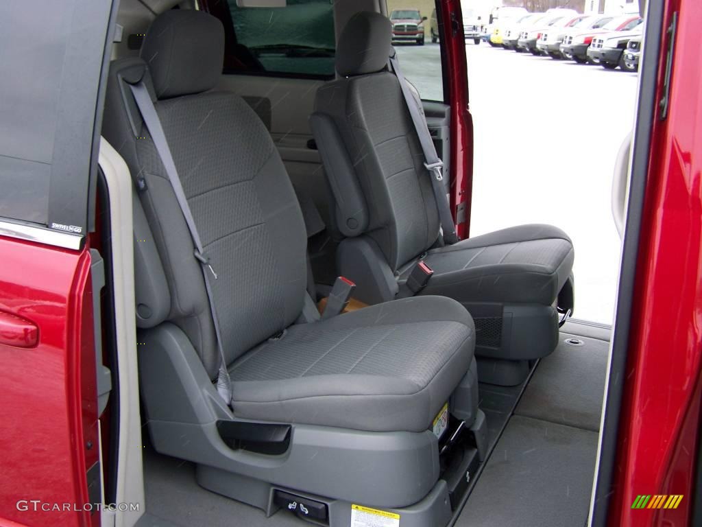 2008 Town & Country Touring - Inferno Red Crystal Pearlcoat / Medium Slate Gray/Light Shale photo #11