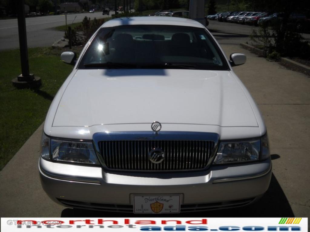 2004 Grand Marquis GS - Vibrant White / Light Flint photo #14