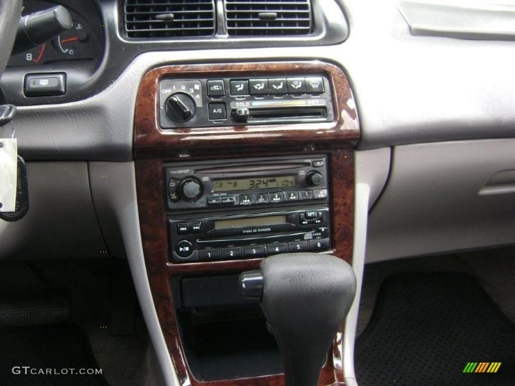 2001 Altima GXE - Super Black / Charcoal photo #10