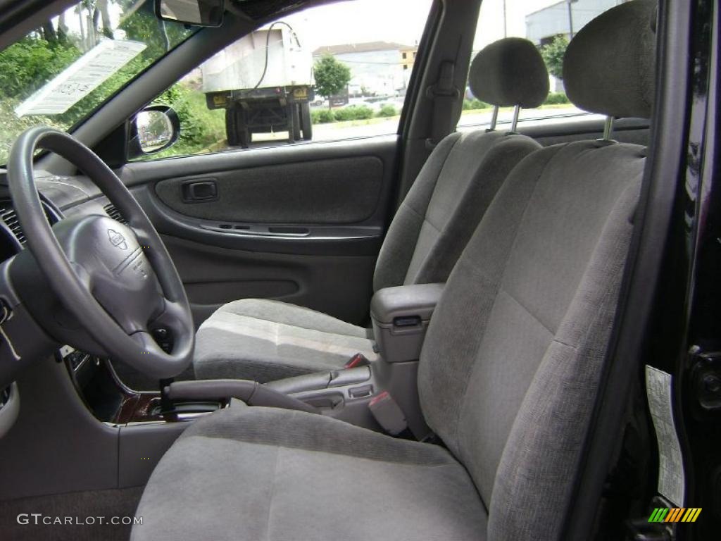 2001 Altima GXE - Super Black / Charcoal photo #13