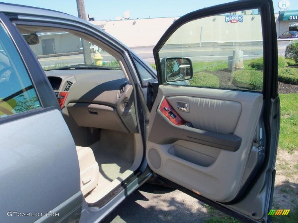 2003 RX 300 AWD - Millenium Silver Metallic / Ivory photo #23