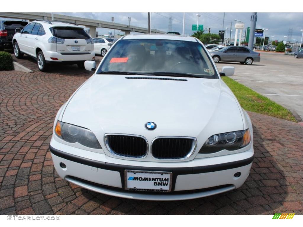 2004 3 Series 325i Sedan - Alpine White / Sand photo #2