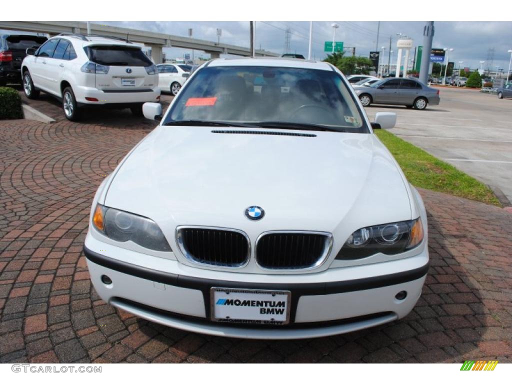 2004 3 Series 325i Sedan - Alpine White / Sand photo #2