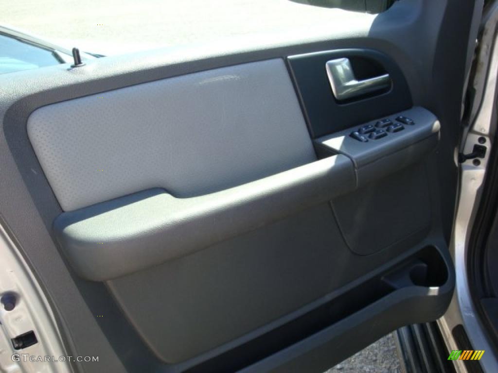 2003 Expedition XLT 4x4 - Silver Birch Metallic / Flint Grey photo #12