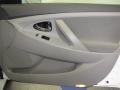 Super White - Camry LE Photo No. 15
