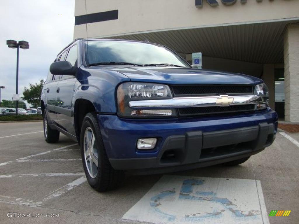 2005 TrailBlazer EXT LS 4x4 - Superior Blue Metallic / Light Gray photo #1