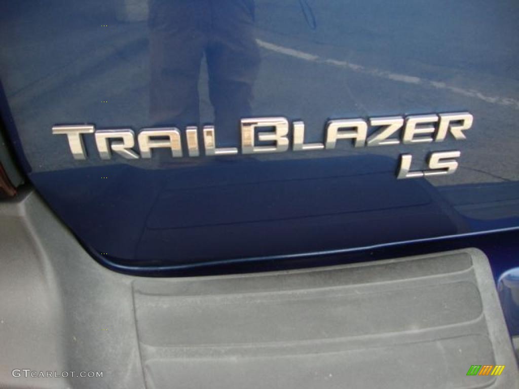 2005 TrailBlazer EXT LS 4x4 - Superior Blue Metallic / Light Gray photo #36