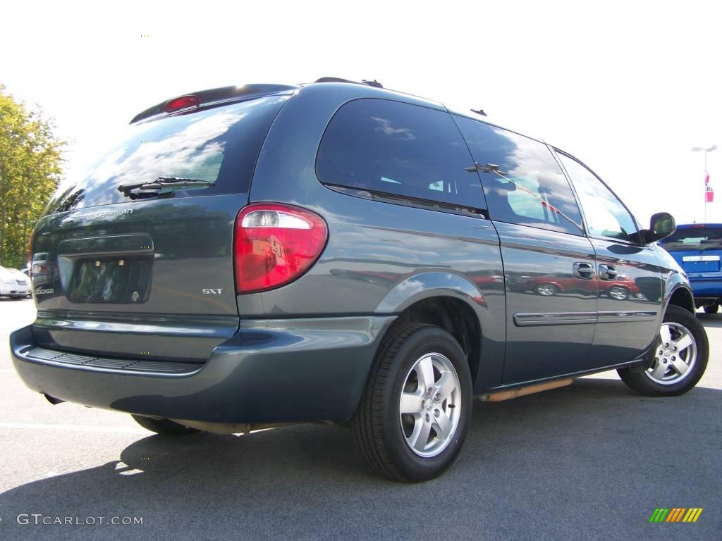 2007 Grand Caravan SXT - Magnesium Pearl / Medium Slate Gray photo #2