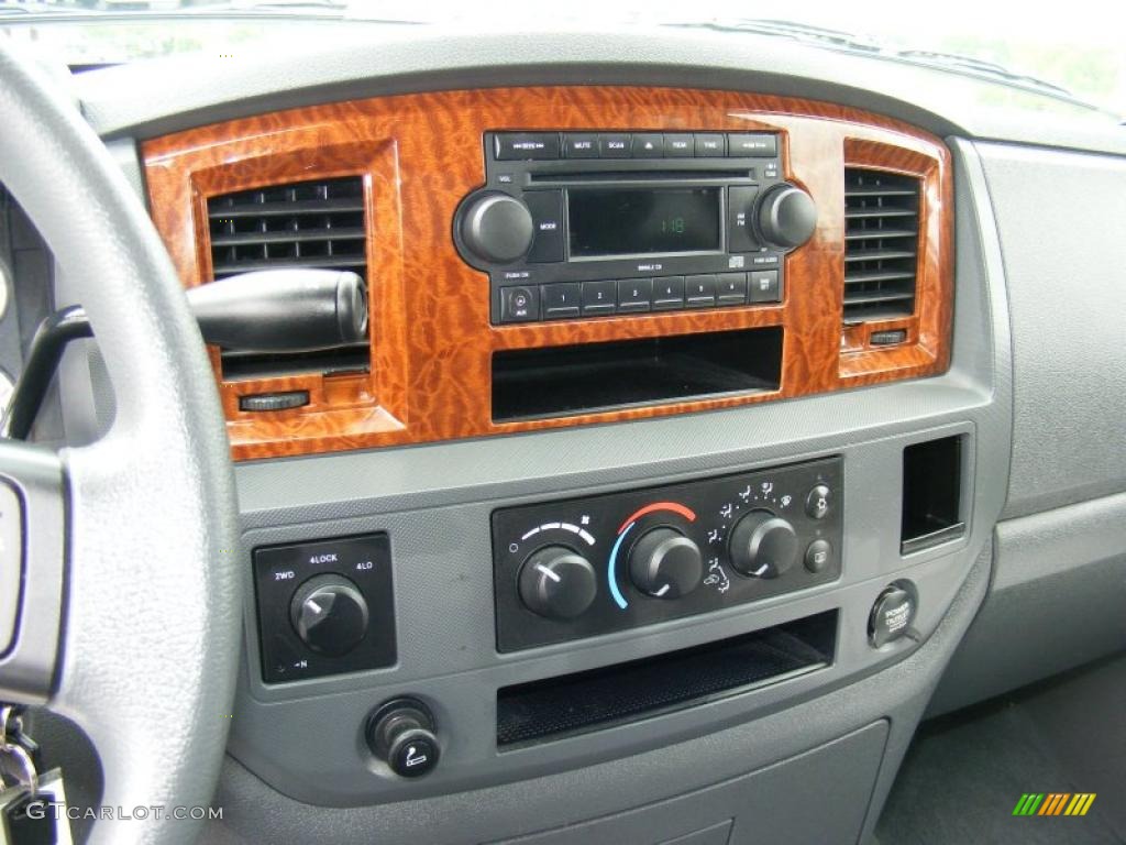 2006 Ram 1500 SLT Quad Cab 4x4 - Flame Red / Medium Slate Gray photo #21