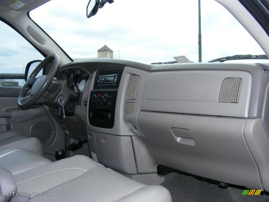 2005 Ram 1500 SLT Quad Cab 4x4 - Black / Taupe photo #16