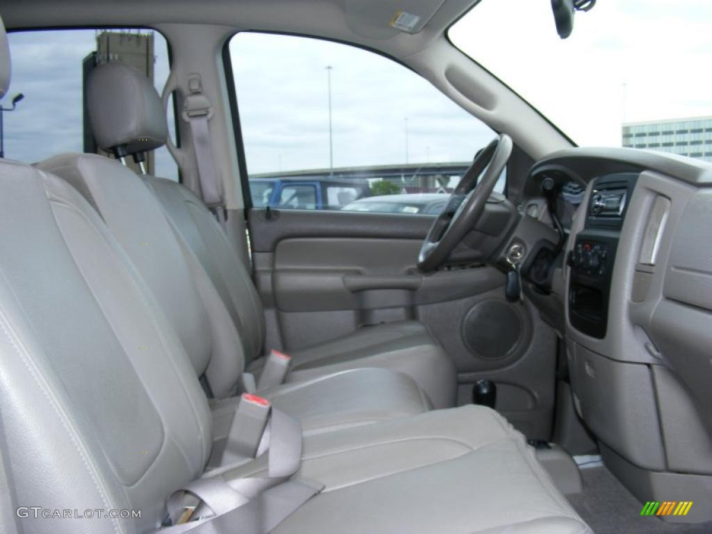 2005 Ram 1500 SLT Quad Cab 4x4 - Black / Taupe photo #18