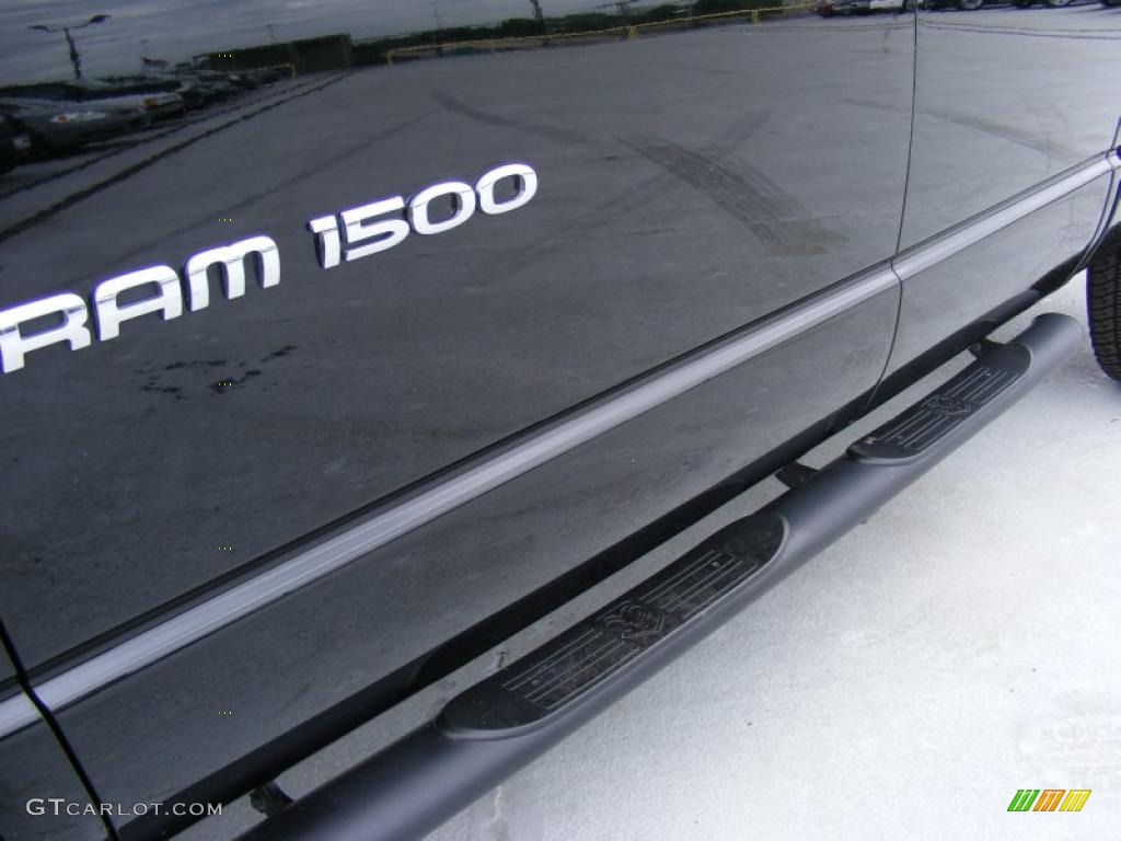 2005 Ram 1500 SLT Quad Cab 4x4 - Black / Taupe photo #28