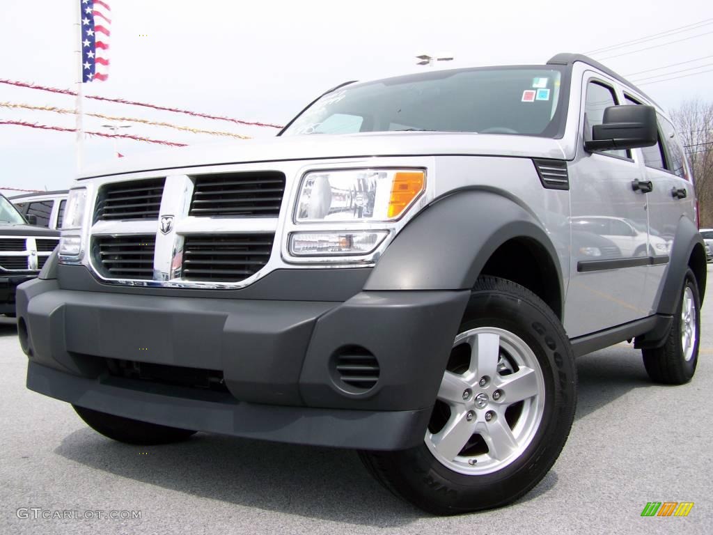 2007 Nitro SXT 4x4 - Bright Silver Metallic / Dark Slate Gray photo #1