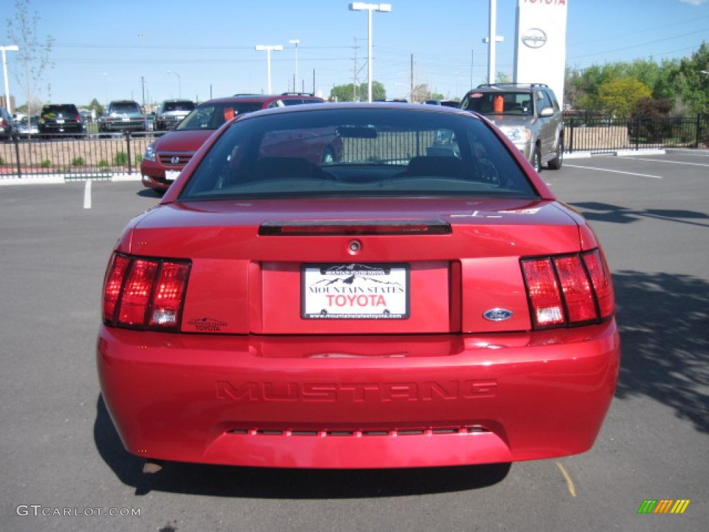 2001 Mustang V6 Coupe - Laser Red Metallic / Dark Charcoal photo #3