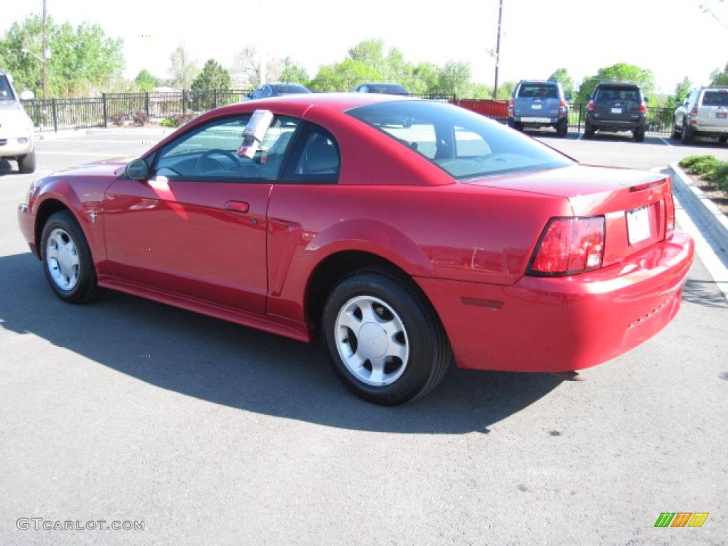 2001 Mustang V6 Coupe - Laser Red Metallic / Dark Charcoal photo #4