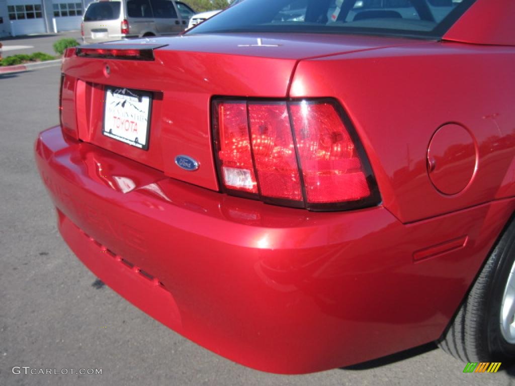 2001 Mustang V6 Coupe - Laser Red Metallic / Dark Charcoal photo #36