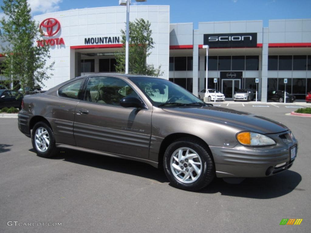 2002 Grand Am SE Coupe - Dark Bronzemist Metallic / Dark Taupe photo #1