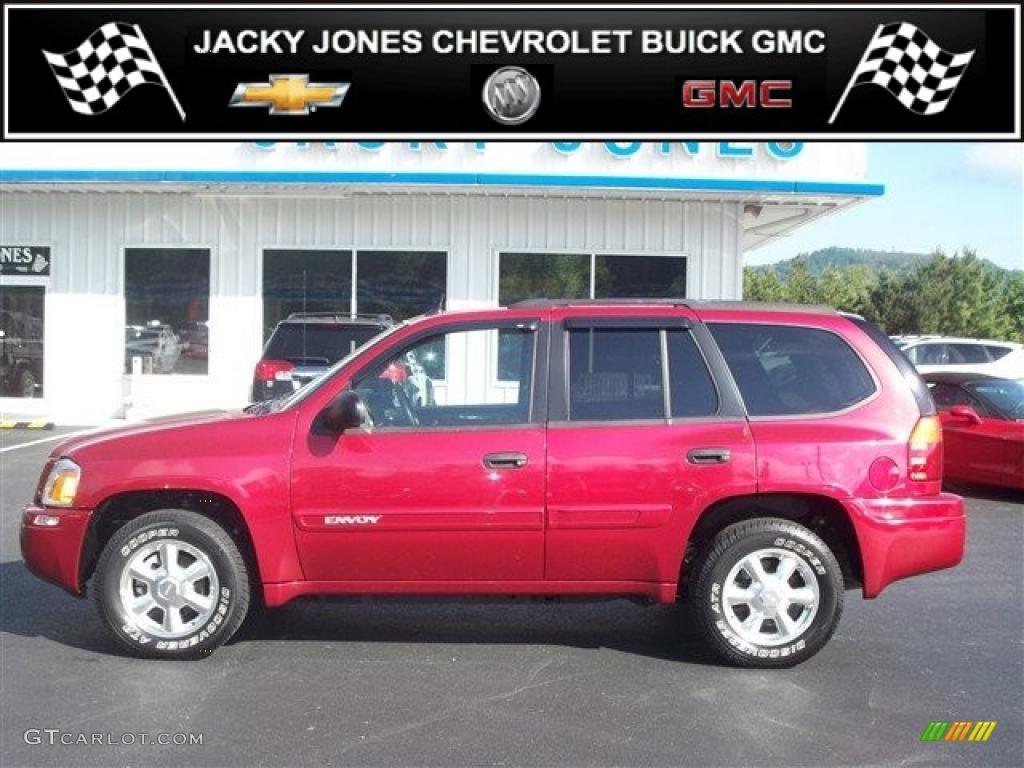 2005 Envoy SLE 4x4 - Magnetic Red Metallic / Ebony photo #1