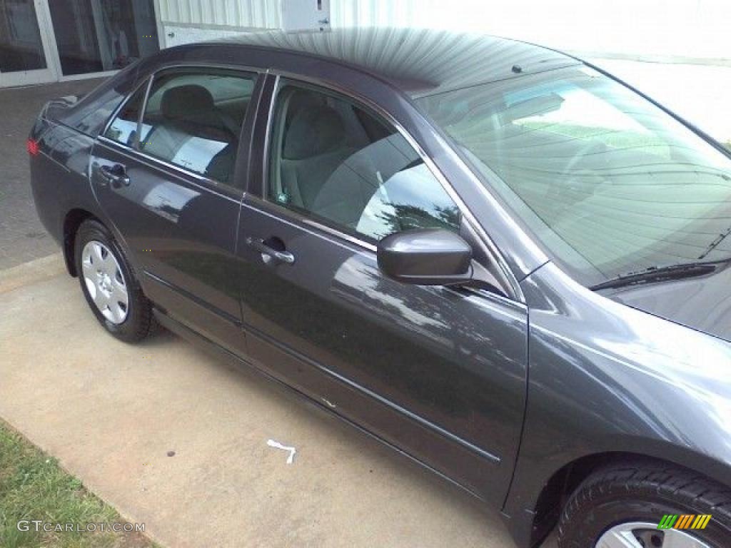 2005 Accord LX Sedan - Graphite Pearl / Gray photo #21