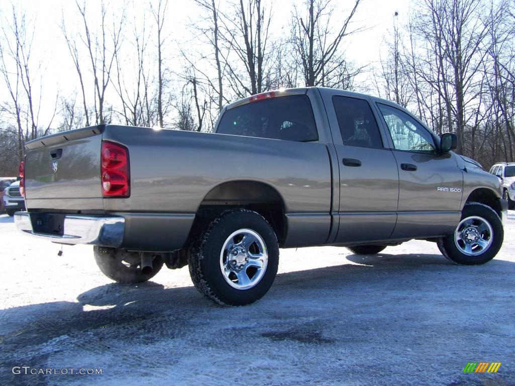 2007 Ram 1500 ST Quad Cab - Light Khaki Metallic / Khaki Beige photo #4