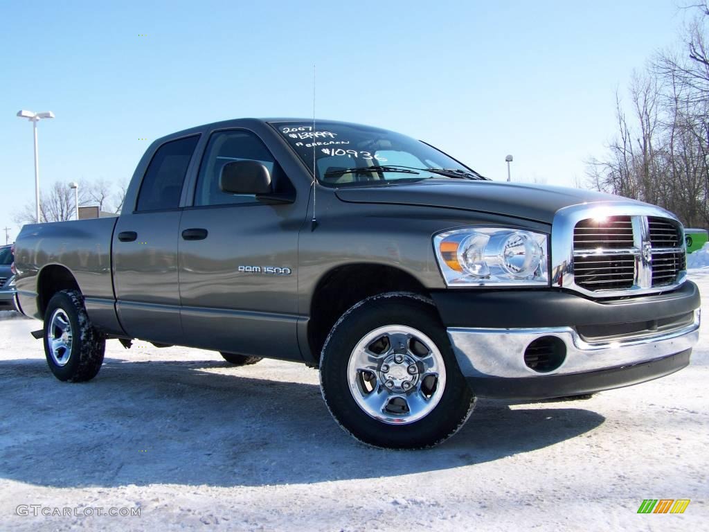 2007 Ram 1500 ST Quad Cab - Light Khaki Metallic / Khaki Beige photo #7