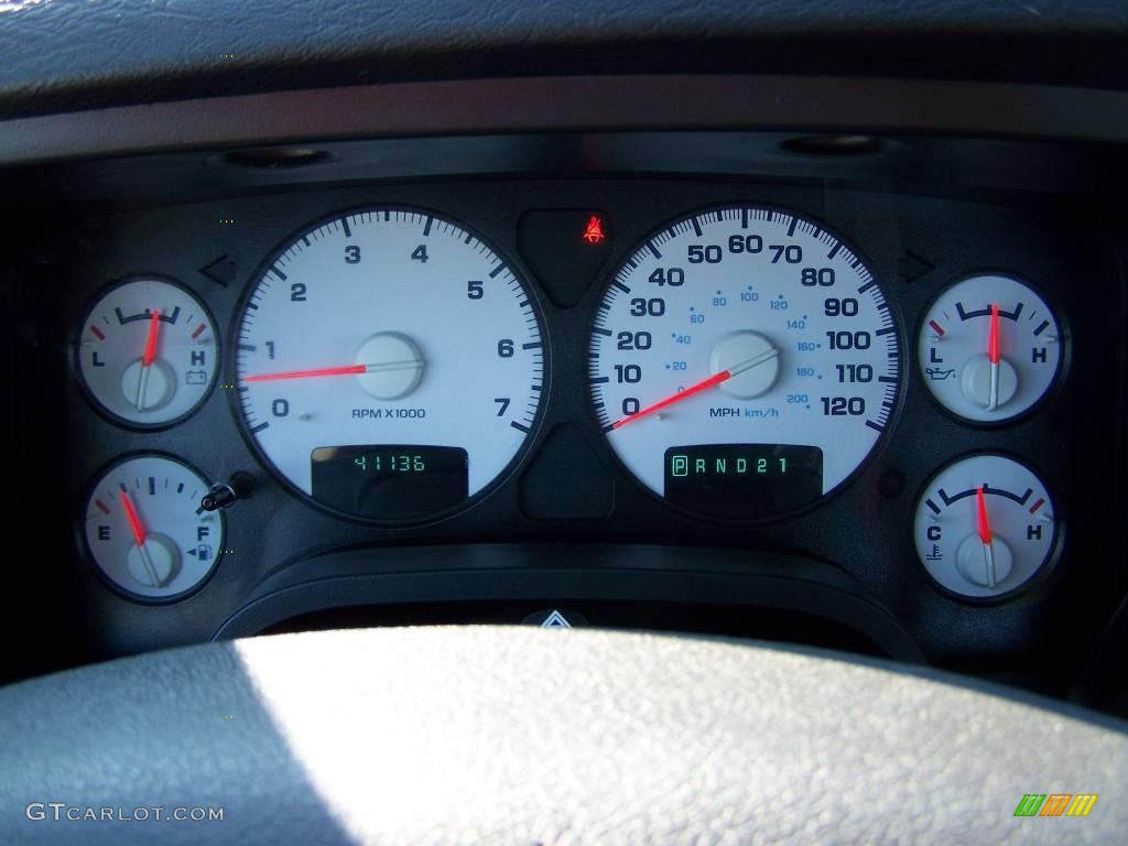 2005 Ram 1500 SLT Daytona Quad Cab 4x4 - Go ManGo! / Dark Slate Gray photo #17
