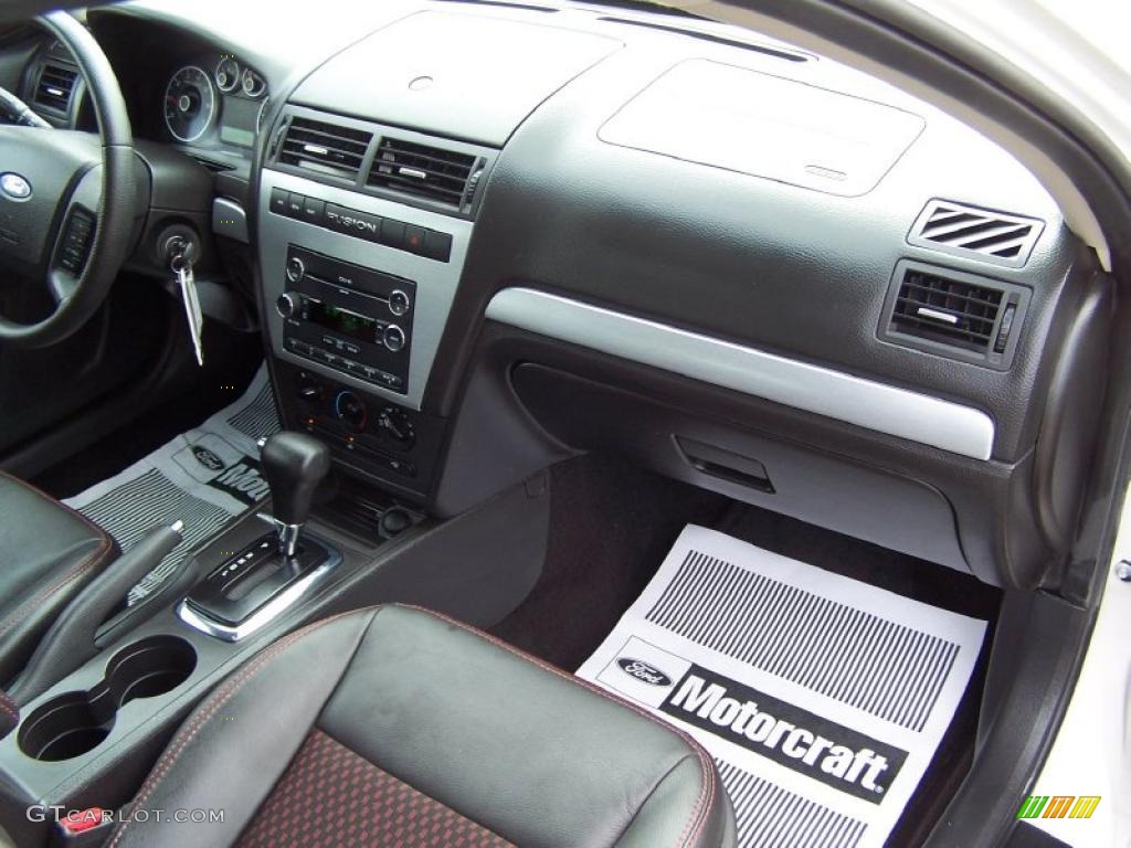 2009 Fusion SE - White Suede / Charcoal Black photo #17