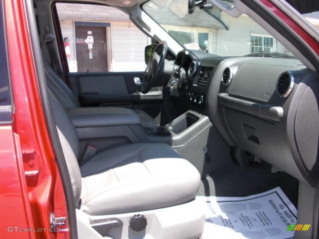 2003 Expedition XLT 4x4 - Laser Red Tinted Metallic / Flint Grey photo #9