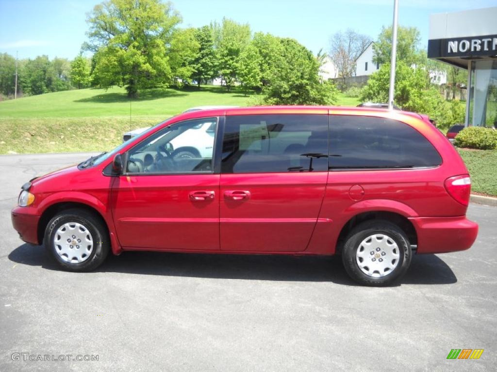 2002 Town & Country eL - Inferno Red Tinted Pearlcoat / Taupe photo #8